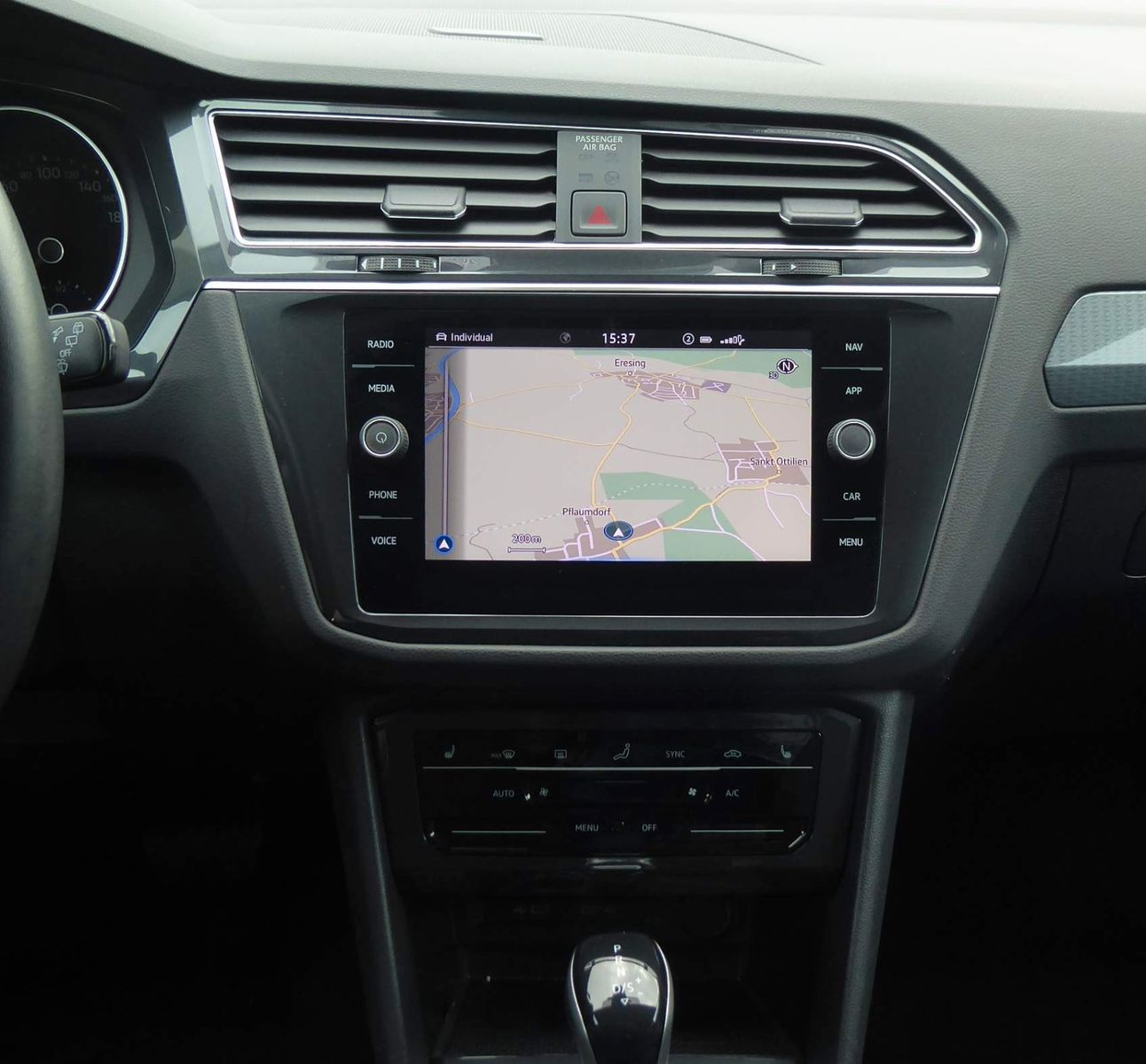 Volkswagen Tiguan Life 4Motion 2.0 TDI - Samsaru's Car Outlet