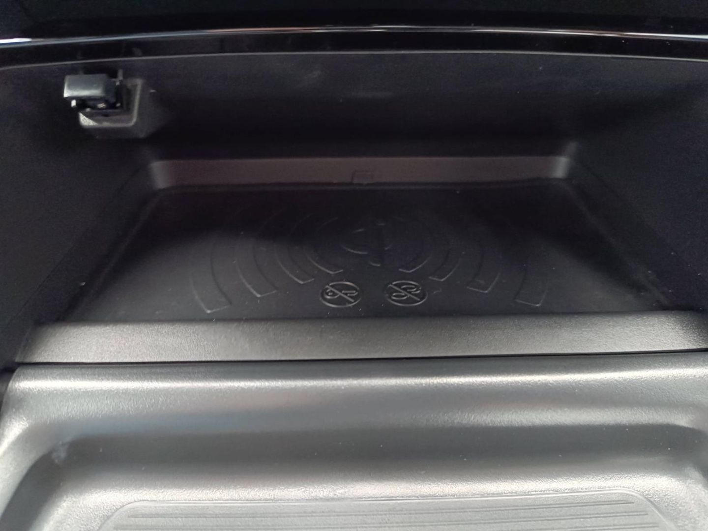 Peugeot e-208 Allure - Samsaru's Car Outlet