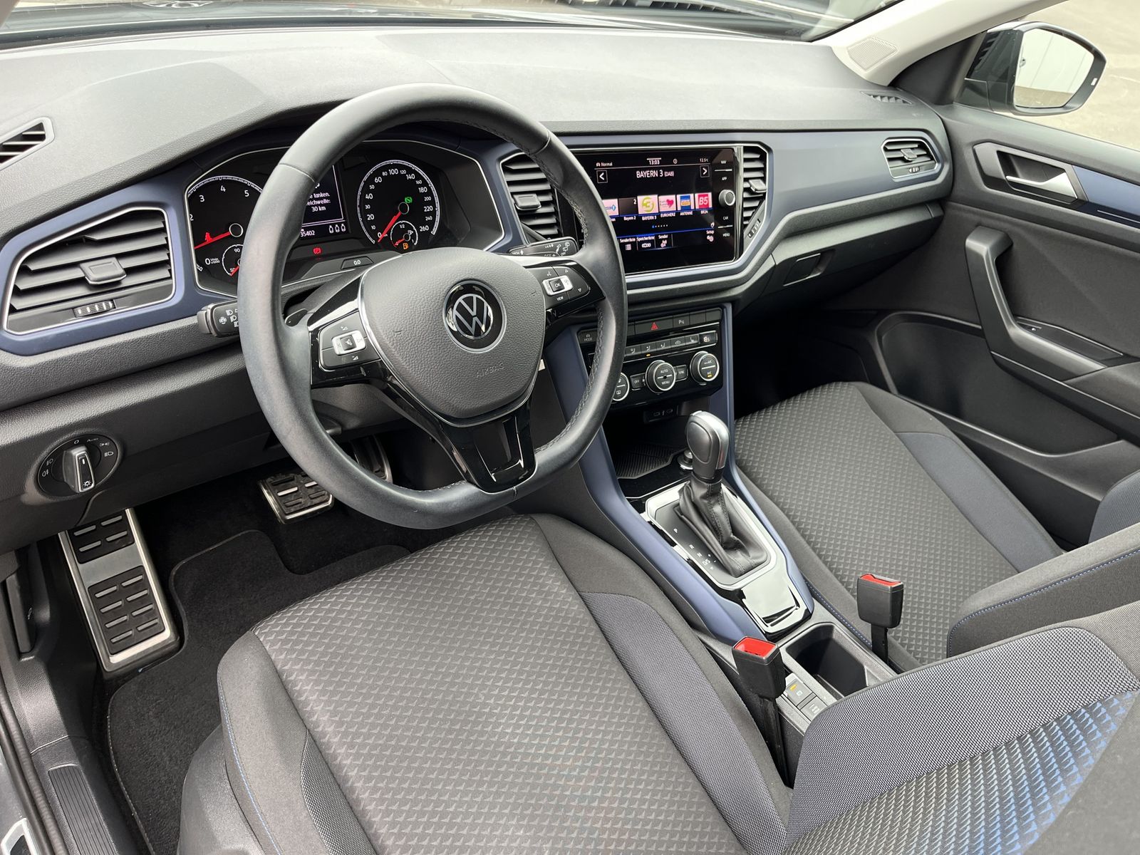 Volkswagen T-Roc 1.5 TSI DSG UNITED - Samsaru's Car Outlet