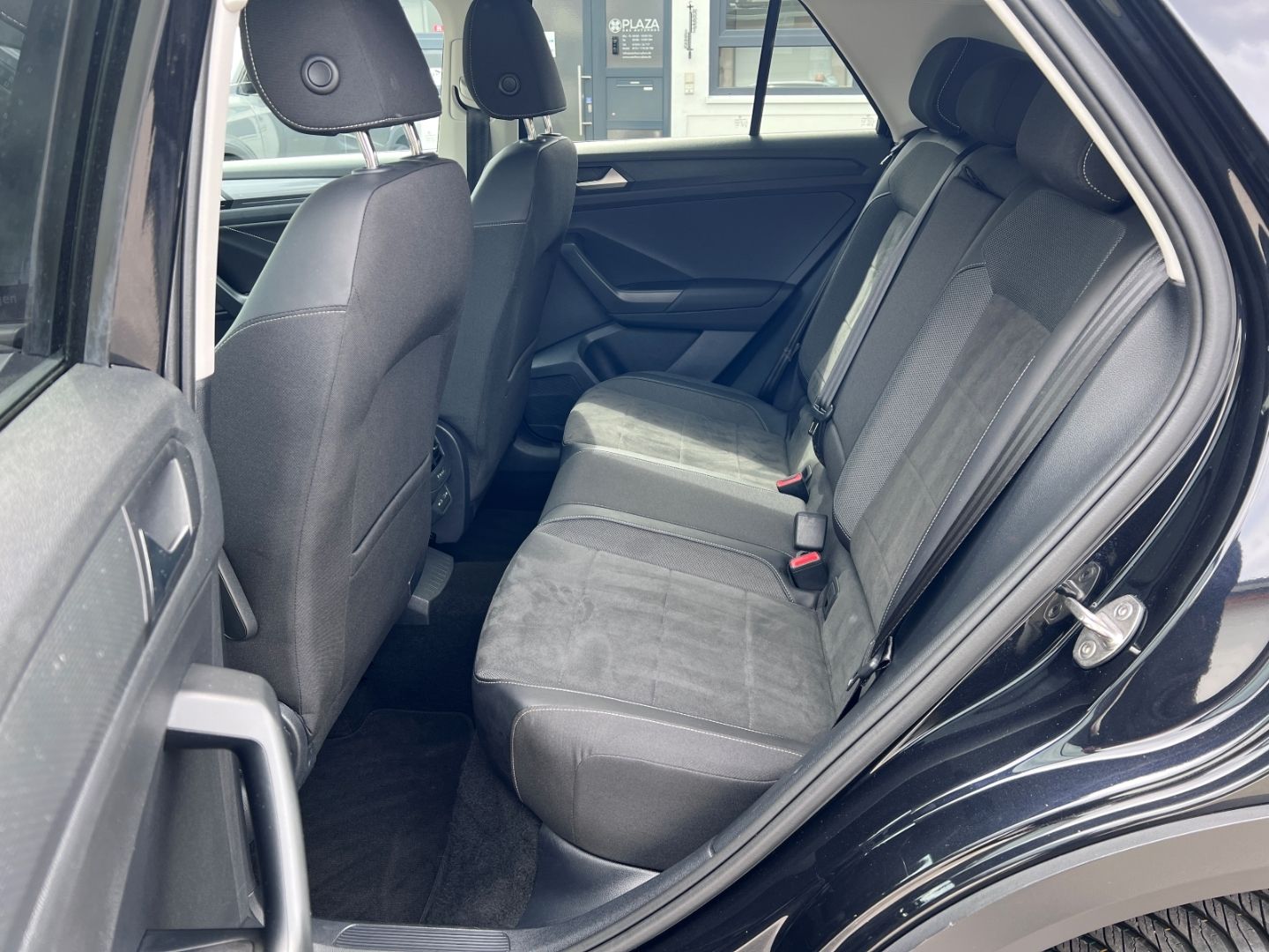 Volkswagen T-Roc 1.0 TSI Style - Samsaru's Car Outlet