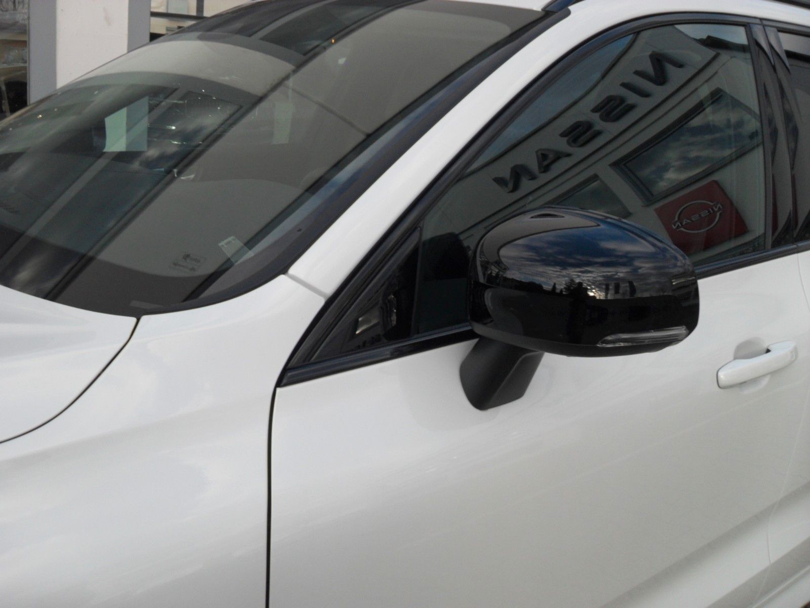 Volvo XC 60 B4 Plus Dark - Samsaru's Car Outlet