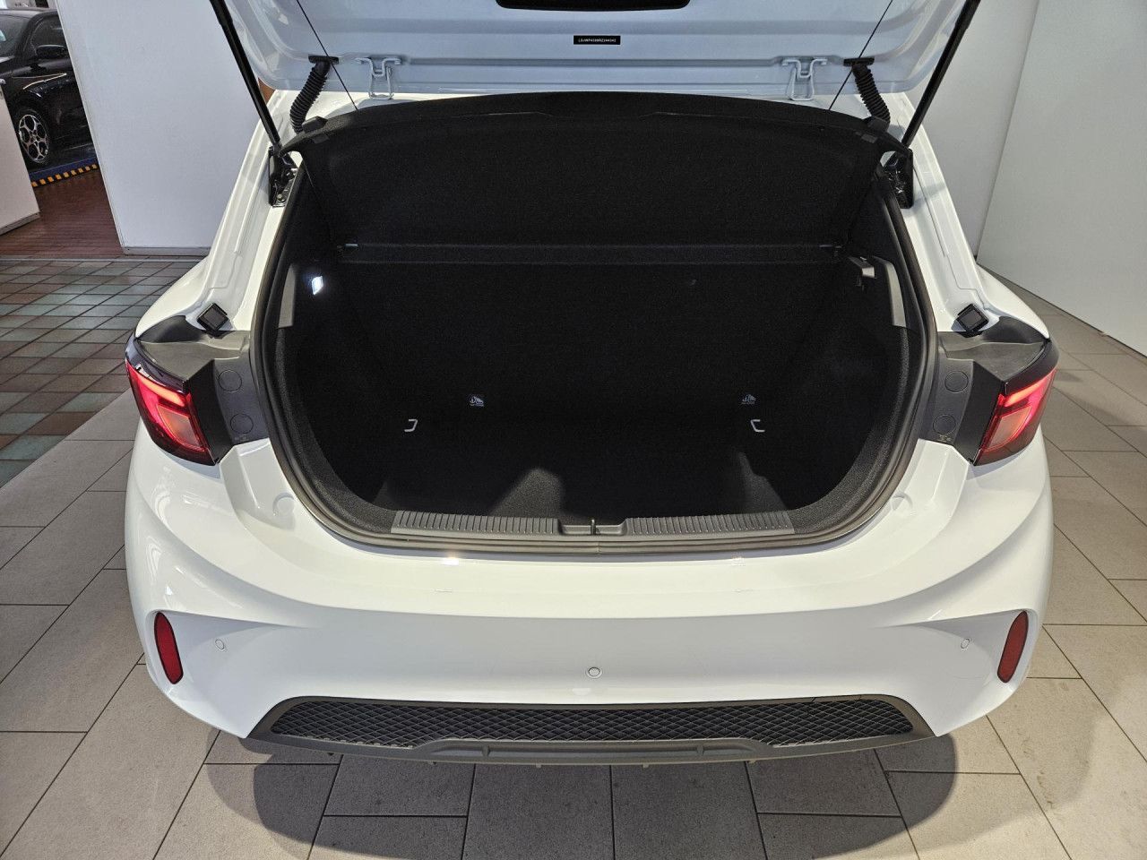 MG3 1.5 Hybrid+ Luxury Bluetooth Navi LED Klima