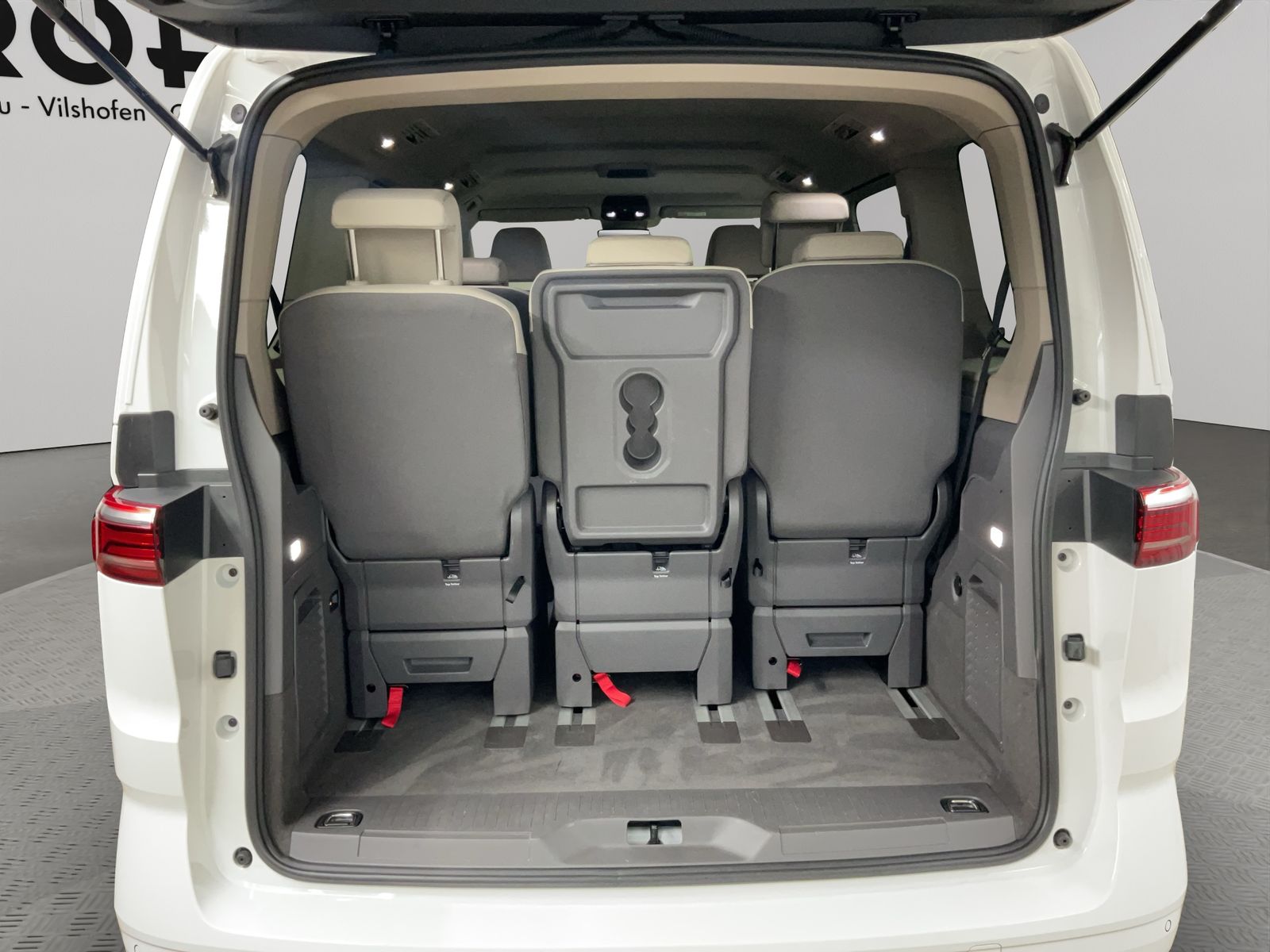 Volkswagen T7 Multivan - Samsaru's Car Outlet