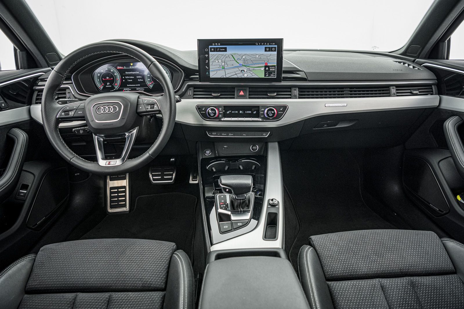 Audi A4 Avant S line 45 TFSI quattro S tronic - Samsaru's Car Outlet