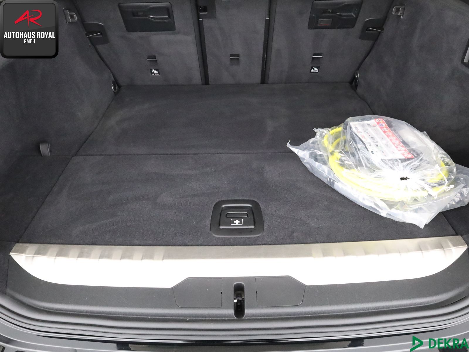 BMW 330 e T xDrive SPORTLINE - Samsaru's Car Outlet