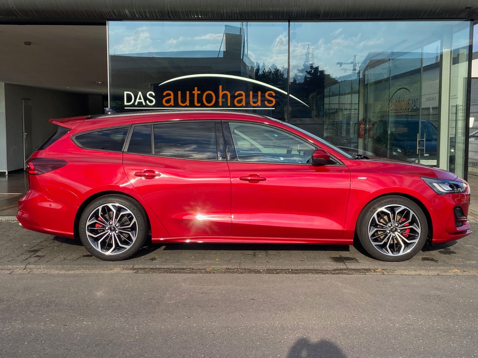 Ford Focus Turnier 1.5 EcoBlue ST-Line X NAVI+RFK*AHK