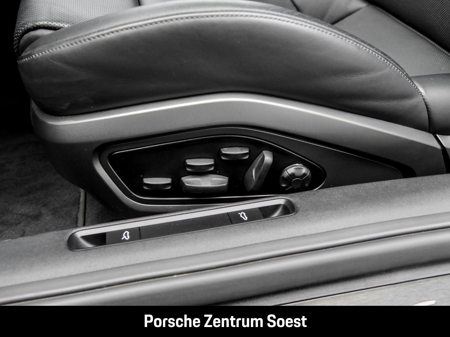 Porsche 911 Carrera 4 GTS/21 Zoll/PASM/LED-Matrix/BOSE