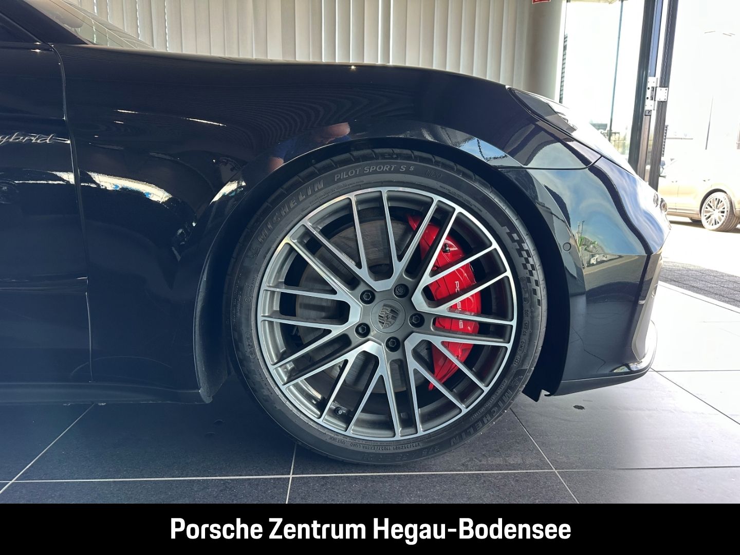 Porsche Panamera Turbo E-Hybrid/Active Ride/Sportabgasan