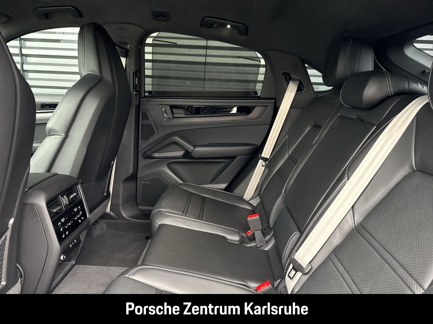 Porsche Cayenne E-Hybrid Coupe Black Edition Clubleder