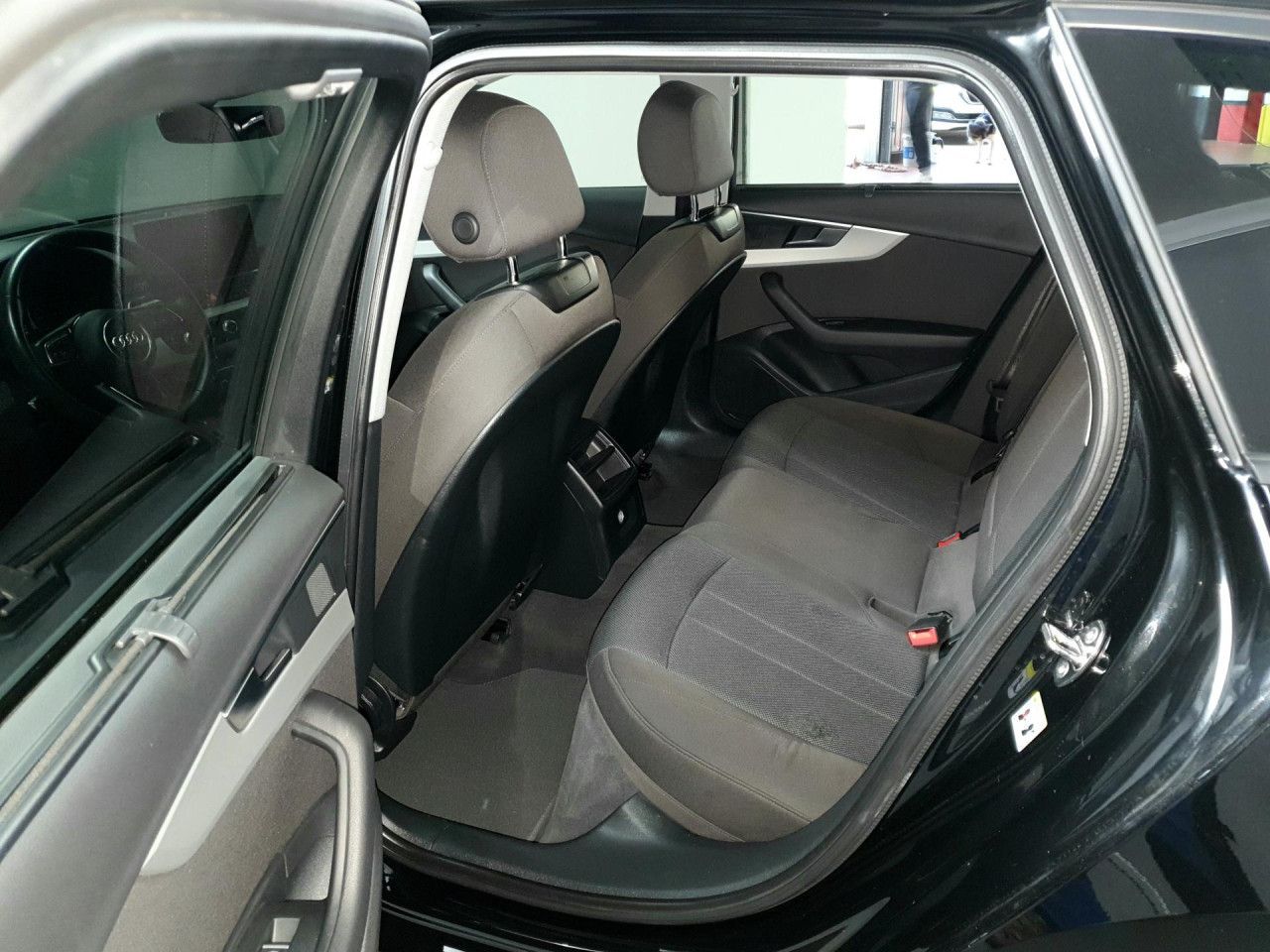 Audi A4 Avant 35TFSI S tronic - Samsaru's Car Outlet