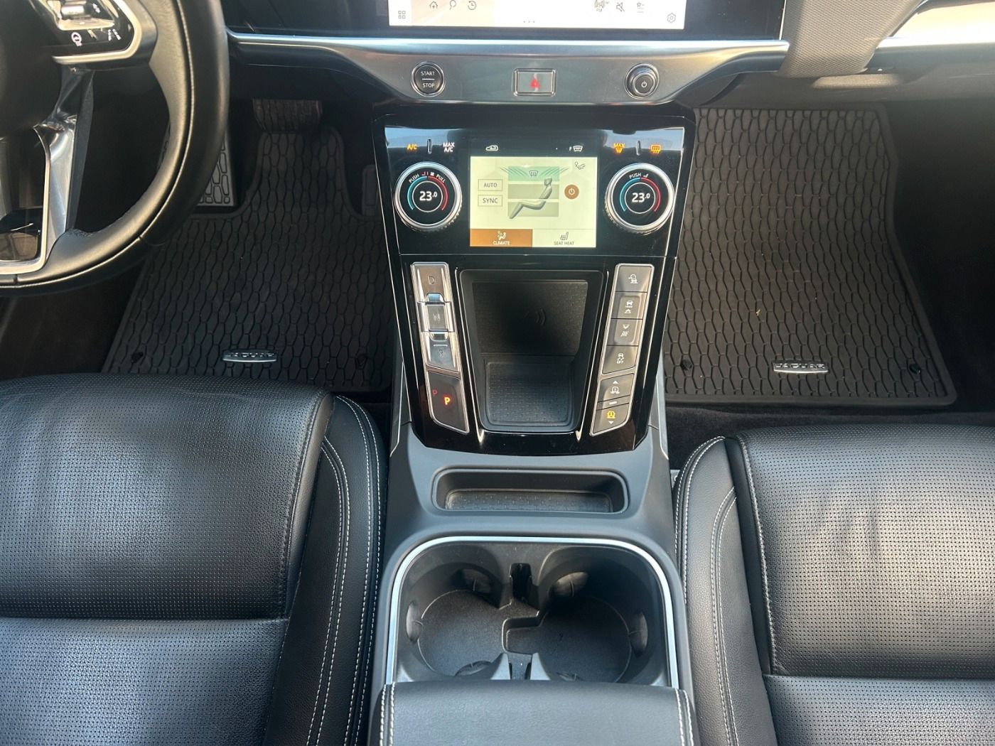 Jaguar I-PACE EV400 AWD*HUD*LED*AHK*WinterP*20''