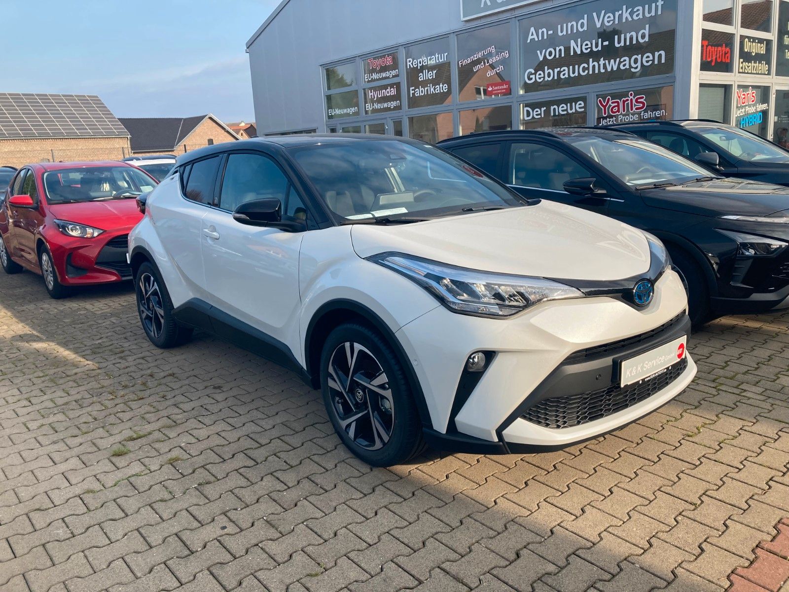 Toyota C-HR 2.0-l-VVTi Hybrid - Samsaru's Car Outlet