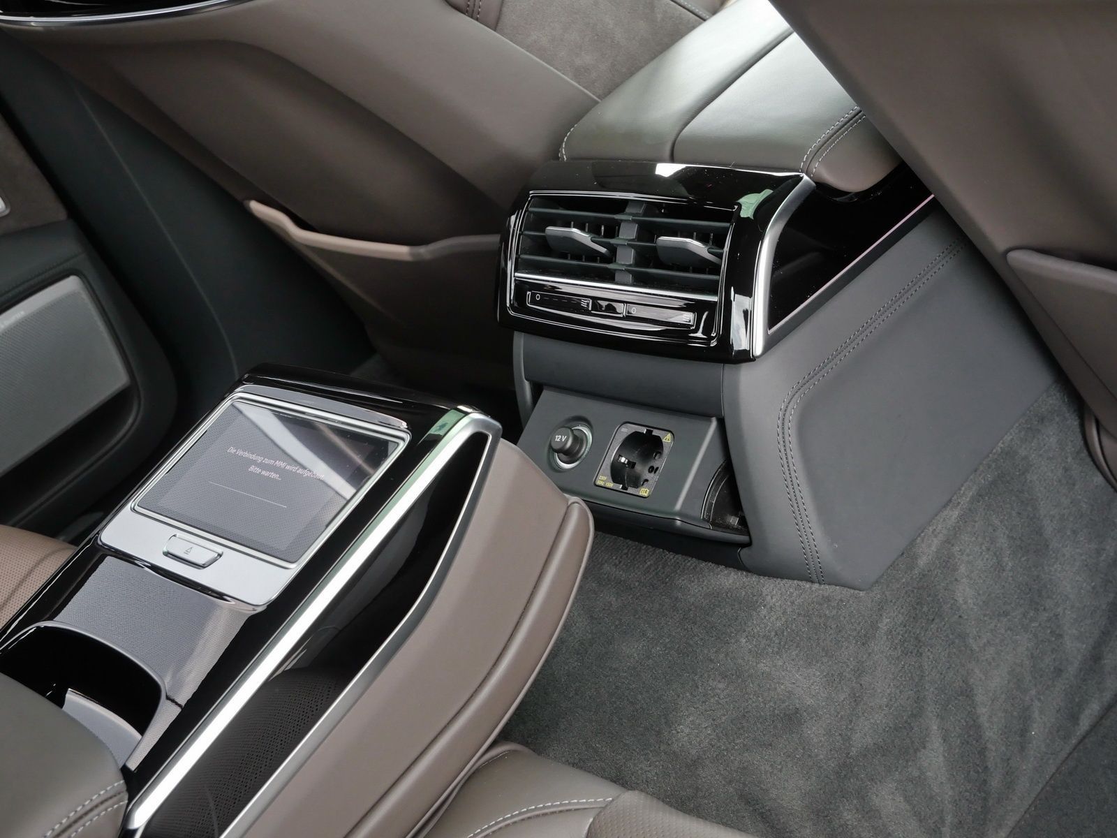 Audi A8 50 TDI B&O advance S Sitze S LINE - Samsaru's Car Outlet