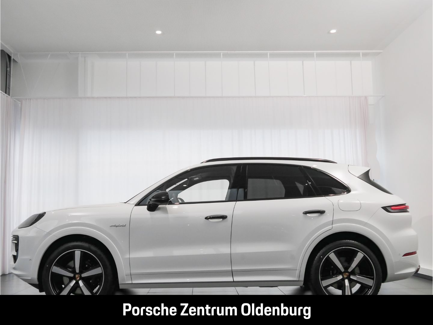 Porsche Cayenne E-Hybrid InnoDrive AHK Sportabgas 18 Weg