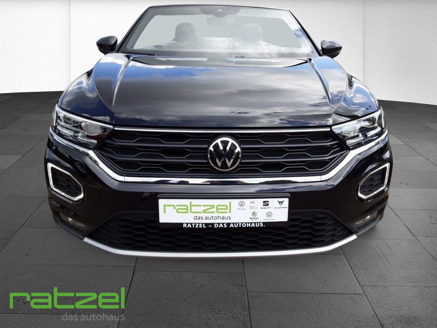 Volkswagen T-Roc 1.5 TSI DSG Active+ - Samsaru's Car Outlet