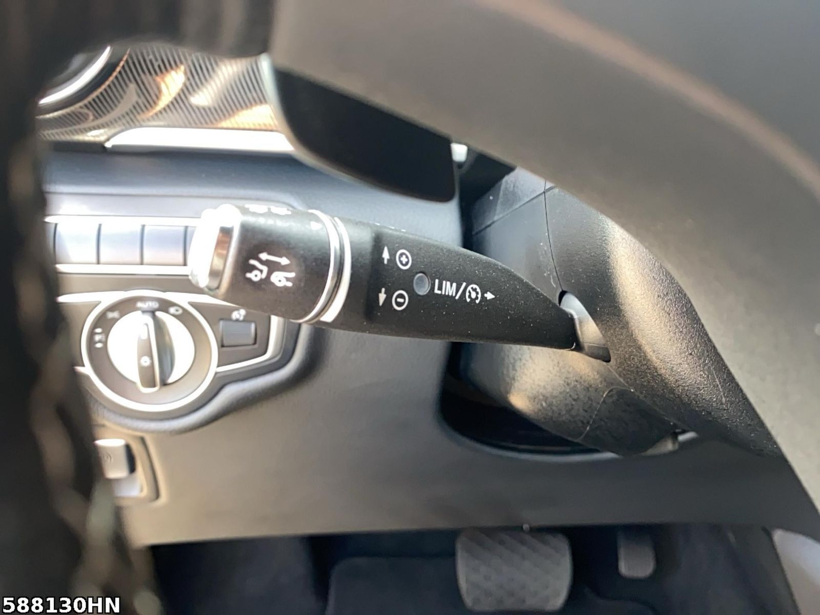 Mercedes-Benz V 220 ED - Samsaru's Car Outlet