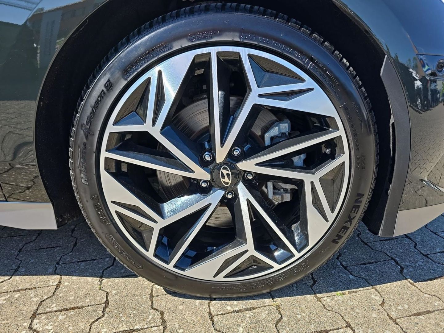 Hyundai IONIQ 6 Uniq Elektro 4WD 77 HUD StandHZG Navi Le