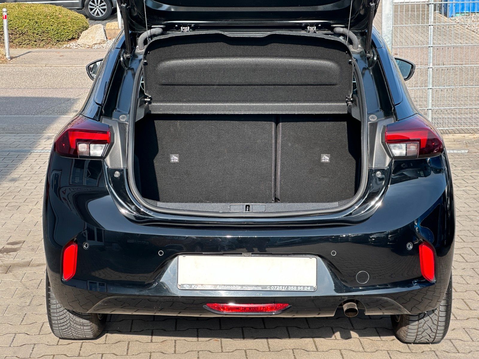 Opel Corsa 1.2 - Samsaru's Car Outlet
