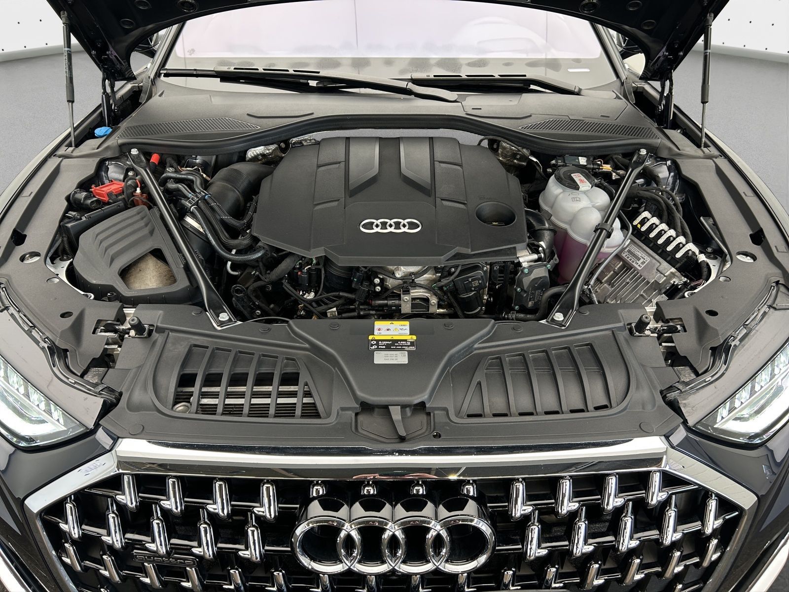 Audi A8 Lang 50 TDI qu - Samsaru's Car Outlet