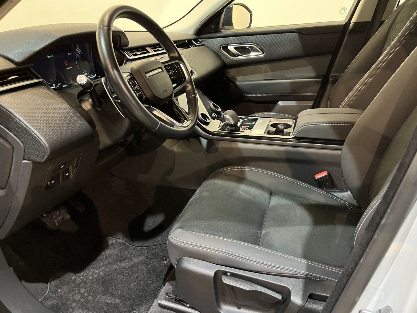 Range Rover Velar 2.0 P400e AWD PHEV - Samsaru's Car Outlet