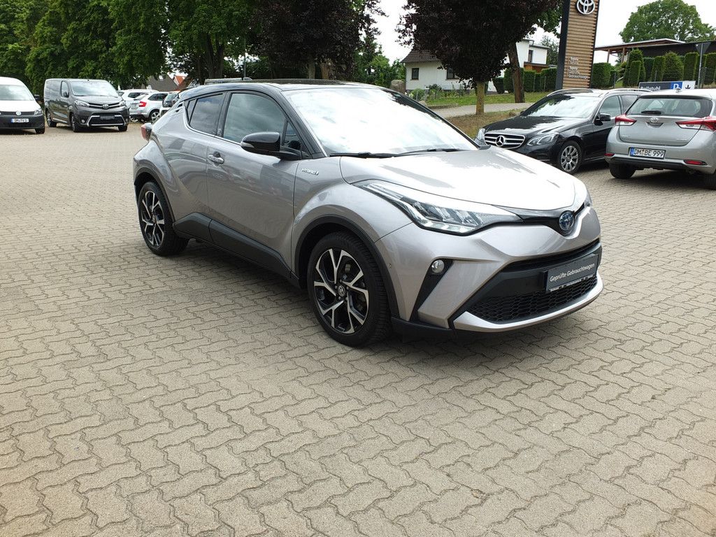 Toyota C-HR 2.0 Hybrid Team - Samsaru's Car Outlet