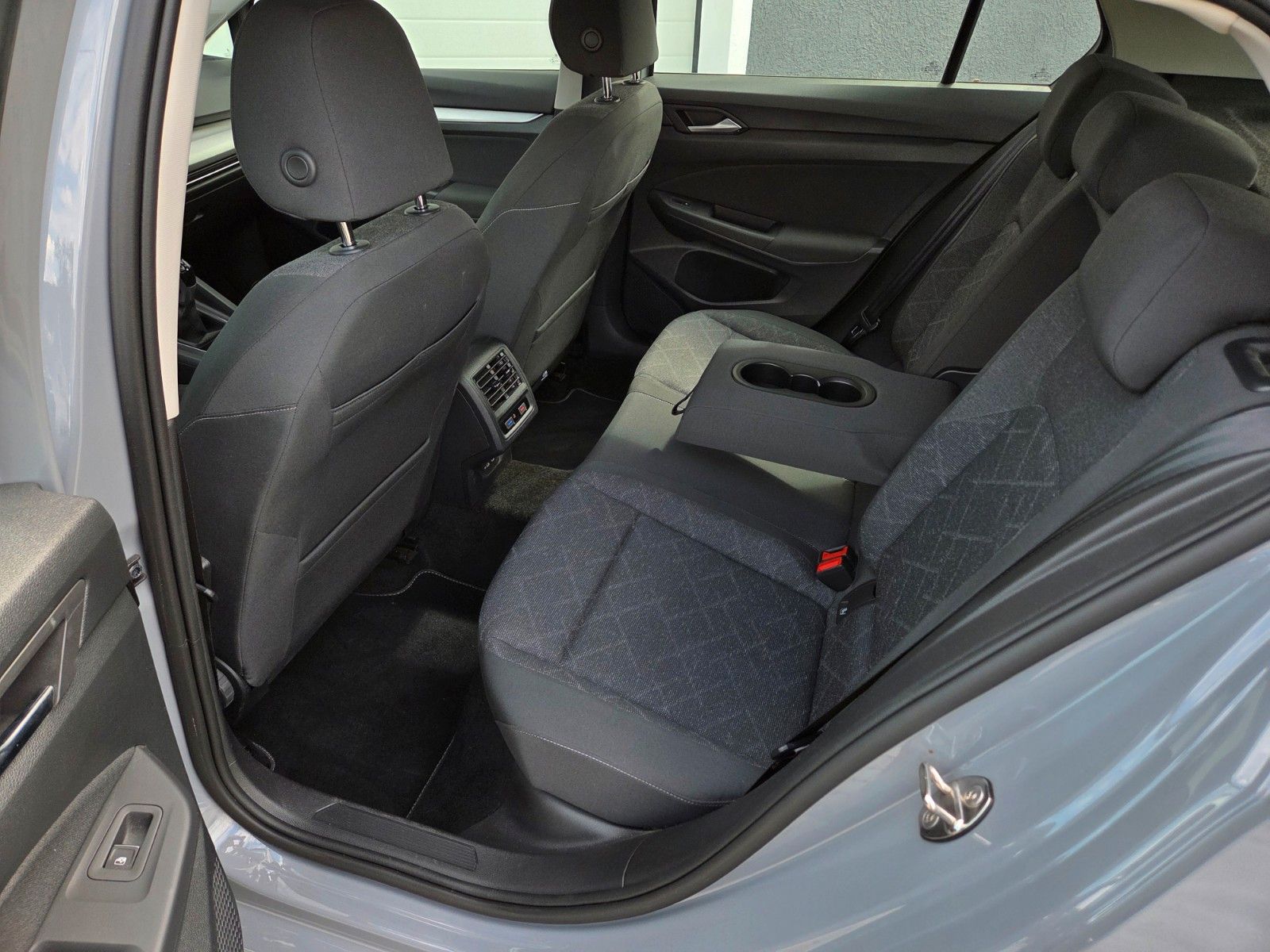Volkswagen Golf VIII Life - Samsaru's Car Outlet