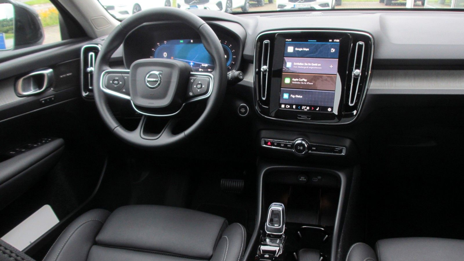 Volvo XC40 B3 Plus Dark 2WD +LEDER+PANO+360°+PIXEL+AHK