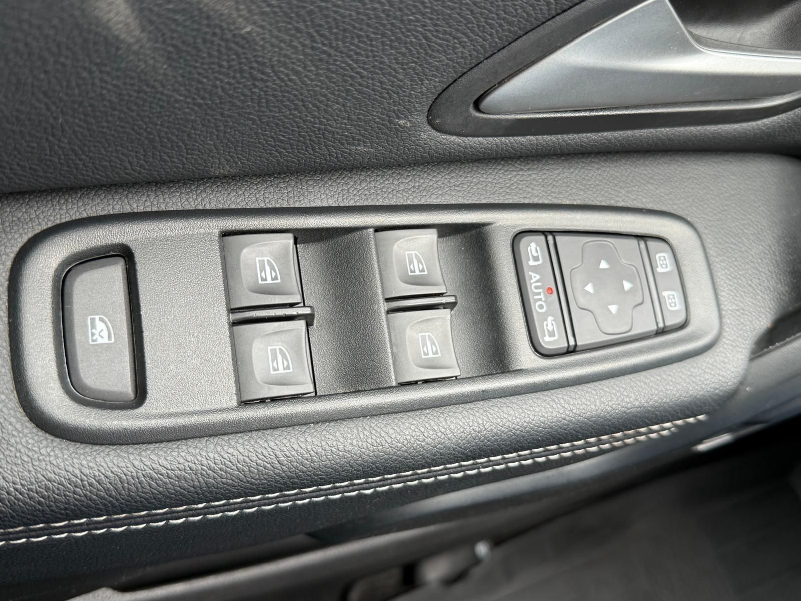 Dacia Duster 1.3 TCE - Samsaru's Car Outlet