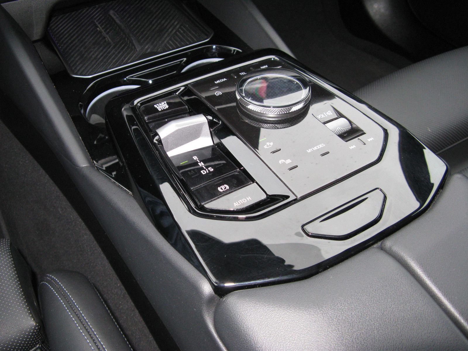 BMW 520 i Lim M Sport LED NAVI AHK 360° ST-HZ HUD