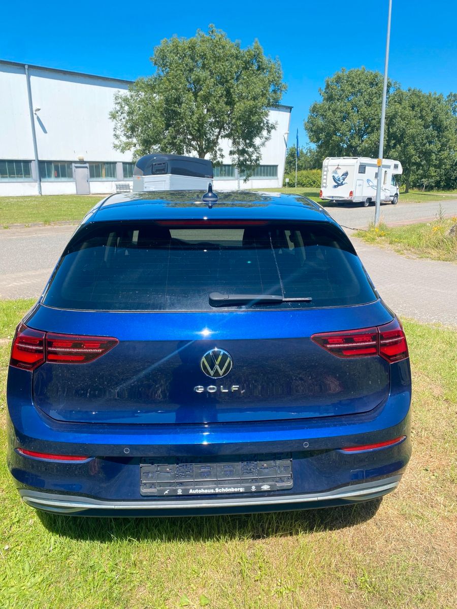 Volkswagen Golf VIII Lim. Active - Samsaru's Car Outlet