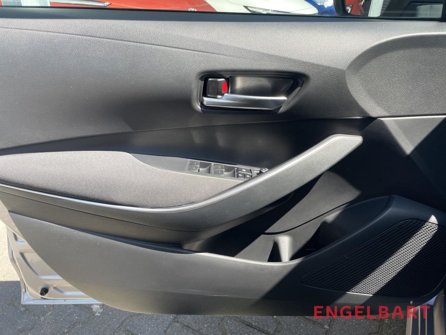 Toyota Corolla 1.8 Hybrid Club - Samsaru's Car Outlet