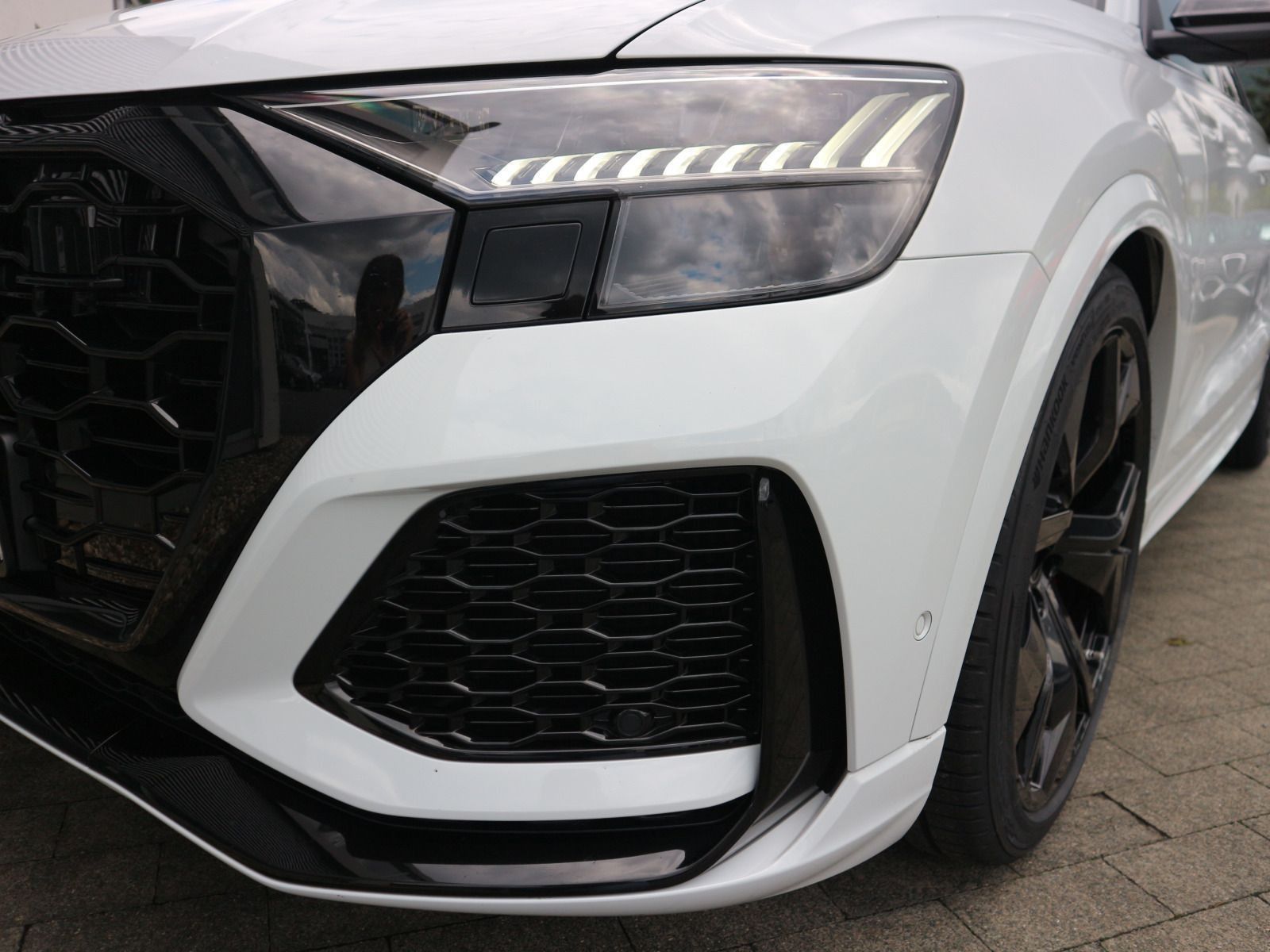 Audi RS Q8 quattro PANO+KERAMIK+AHK+HEADUP+ACC+MATRIX