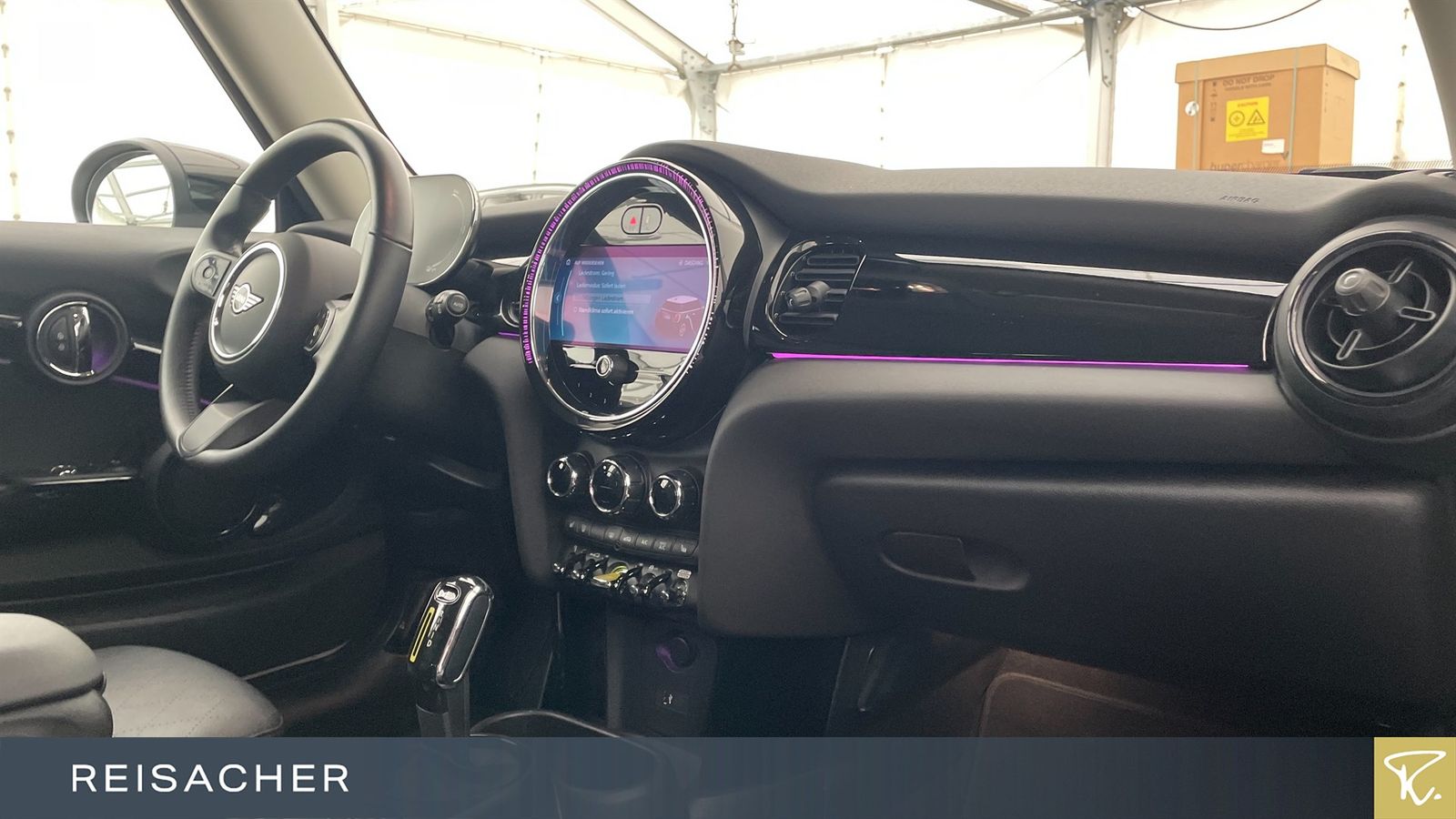 MINI Cooper SE Classic Trim - Samsaru's Car Outlet