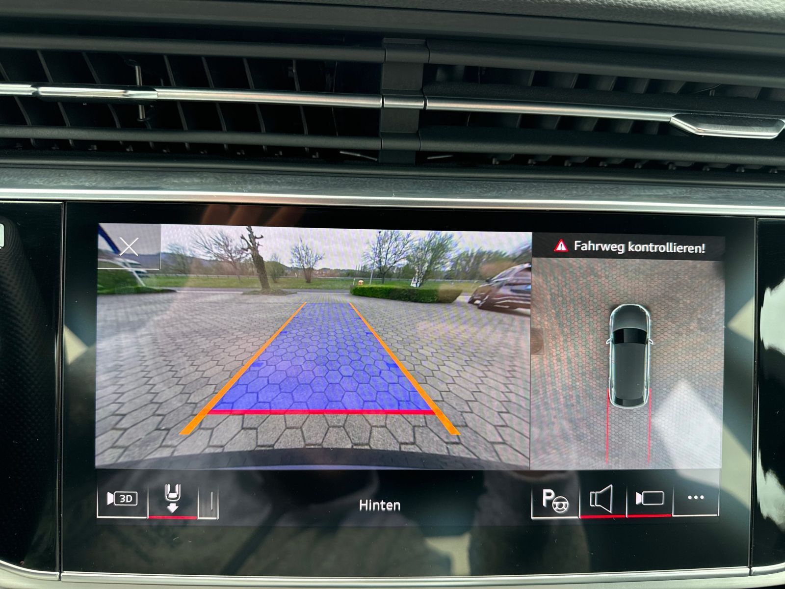 Audi Q8 50 TDI S-line quattro - Samsaru's Car Outlet