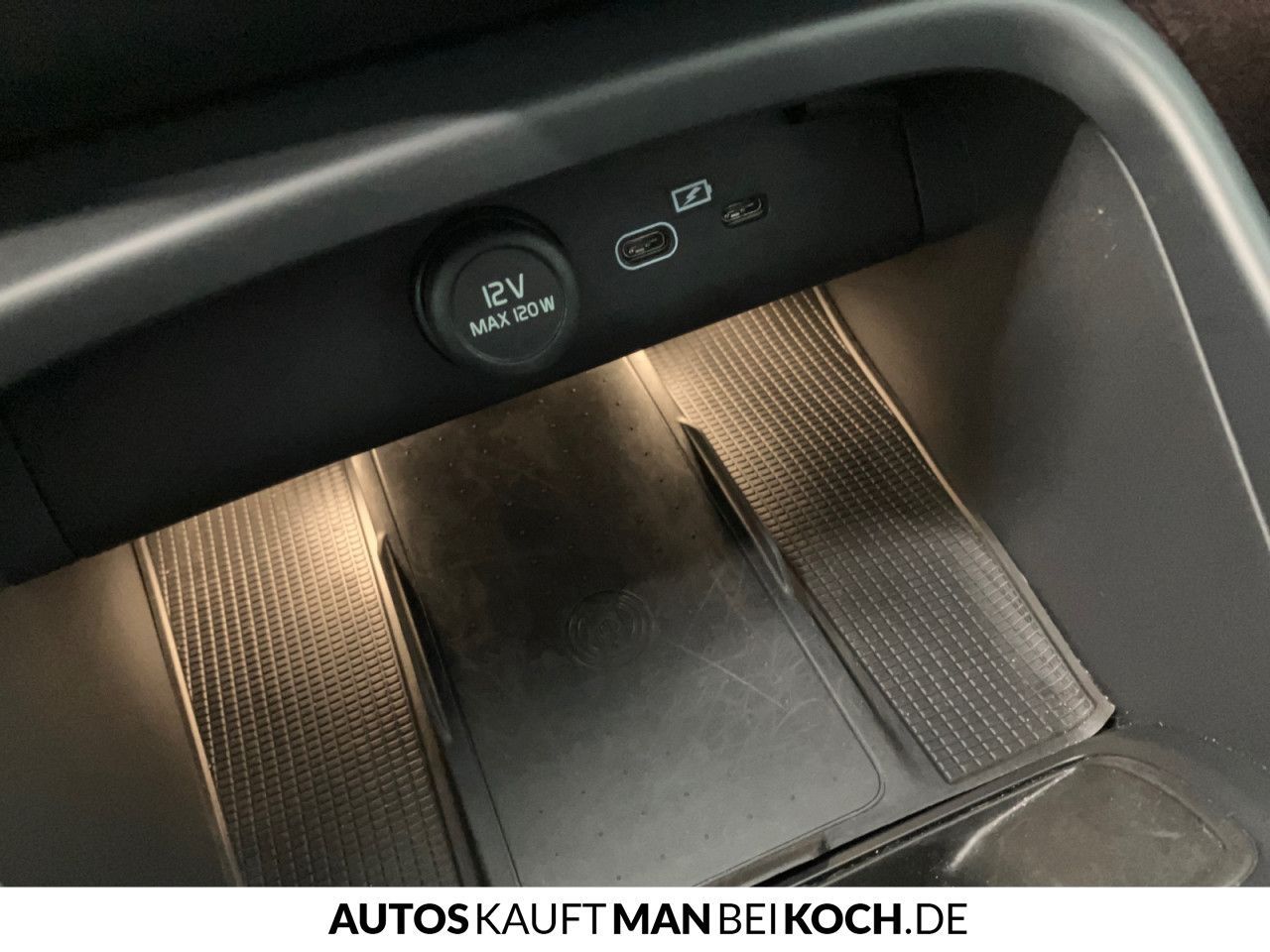 Volvo XC40 B3 DKG Core AHK LED SHZ/LHZ NAVI PDC/CAM!