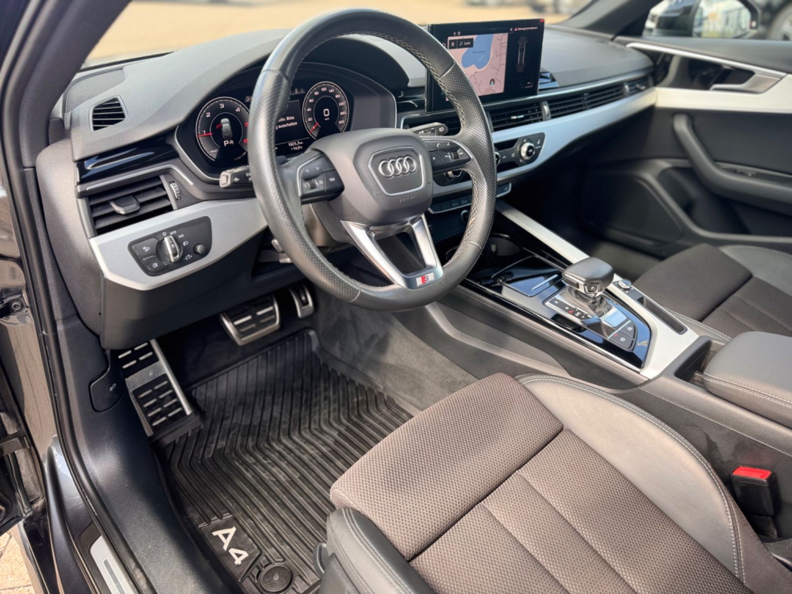 Audi A4 Avant 35 TDI S line - Samsaru's Car Outlet
