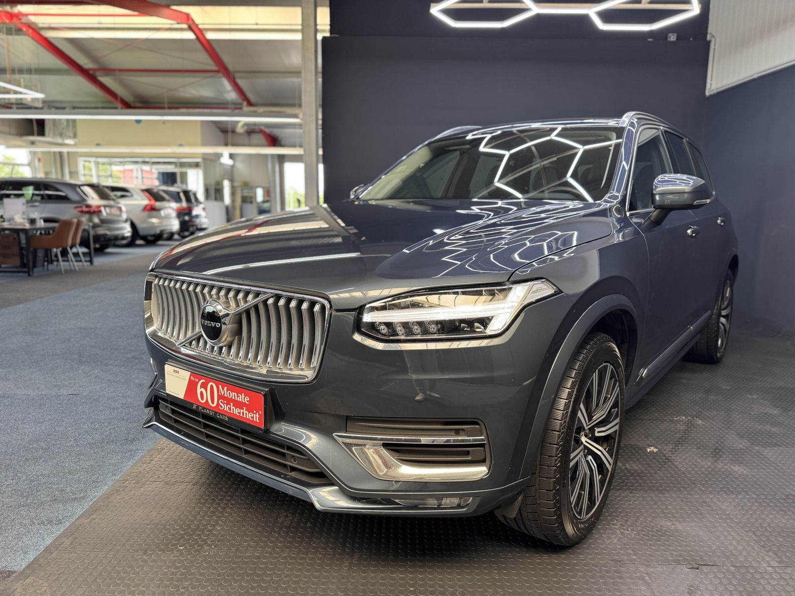 Volvo XC90 Inscription AWD - Samsaru's Car Outlet