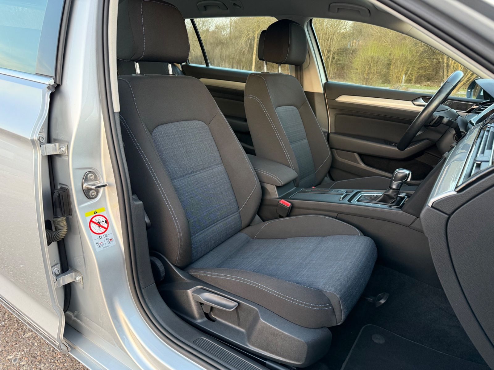 Volkswagen Passat Variant GTE Business - Samsaru's Car Outlet