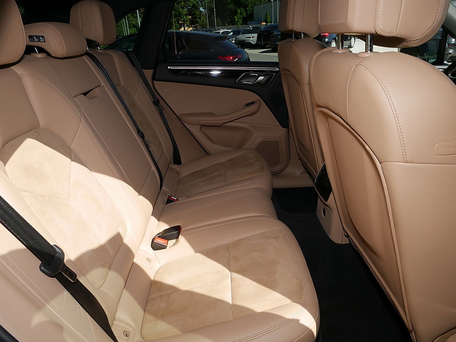 Porsche Macan S - Samsaru's Car Outlet