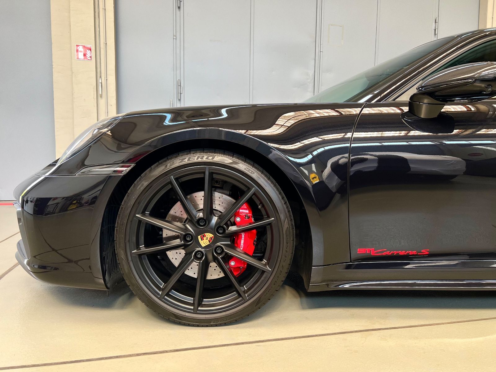 Porsche 992 Carrera S - Samsaru's Car Outlet