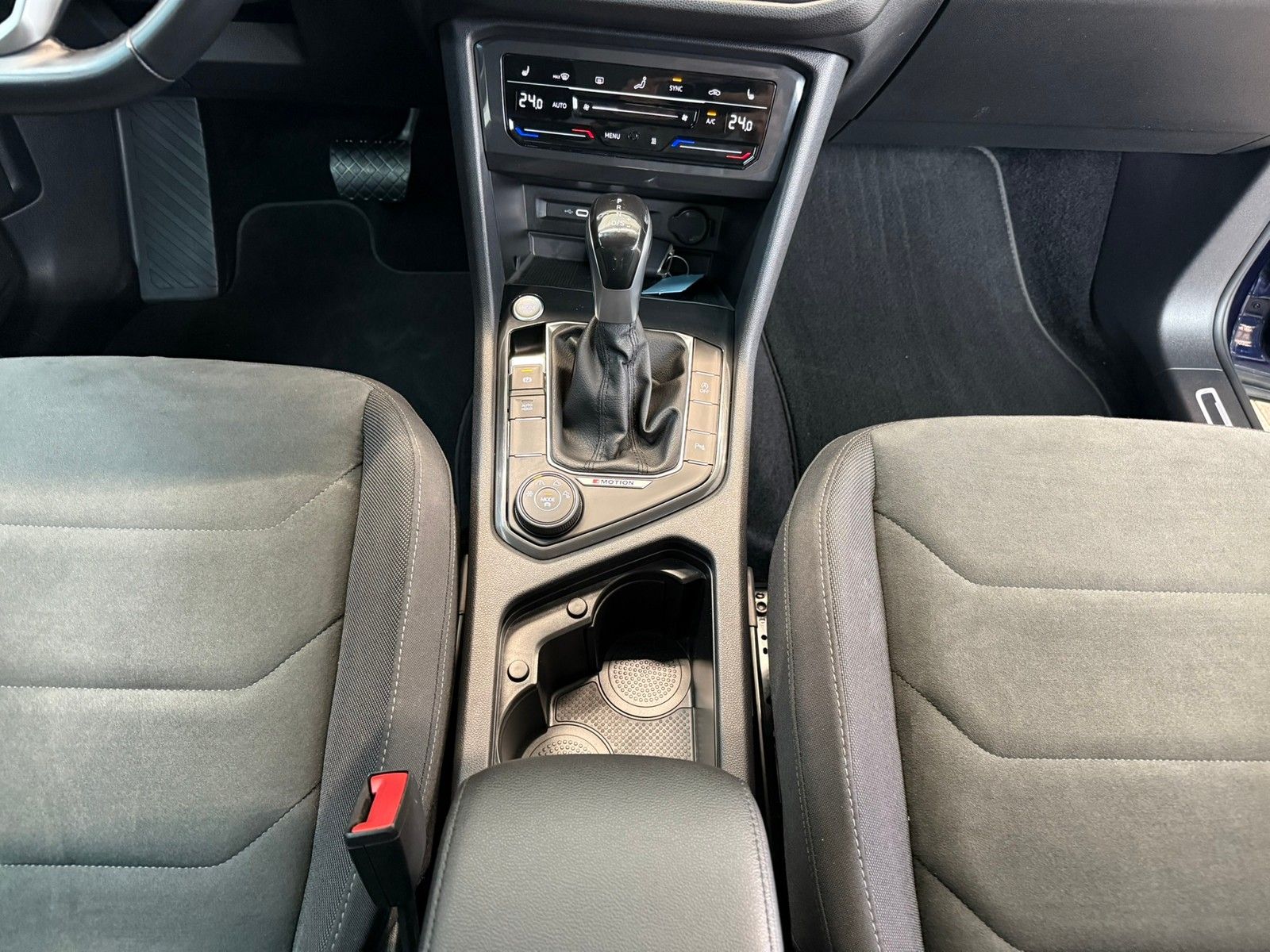 Volkswagen Tiguan Allsp. Elegance 2,0 TDI  +AHK+Navi+Kamera