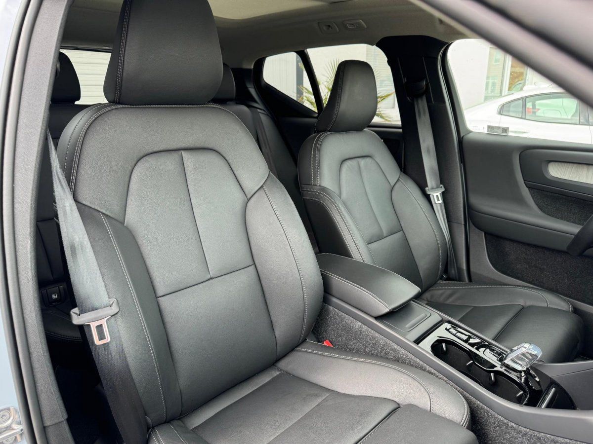 Volvo XC40 B4 Plus Dark 8-Fach AHK Aktionspreis