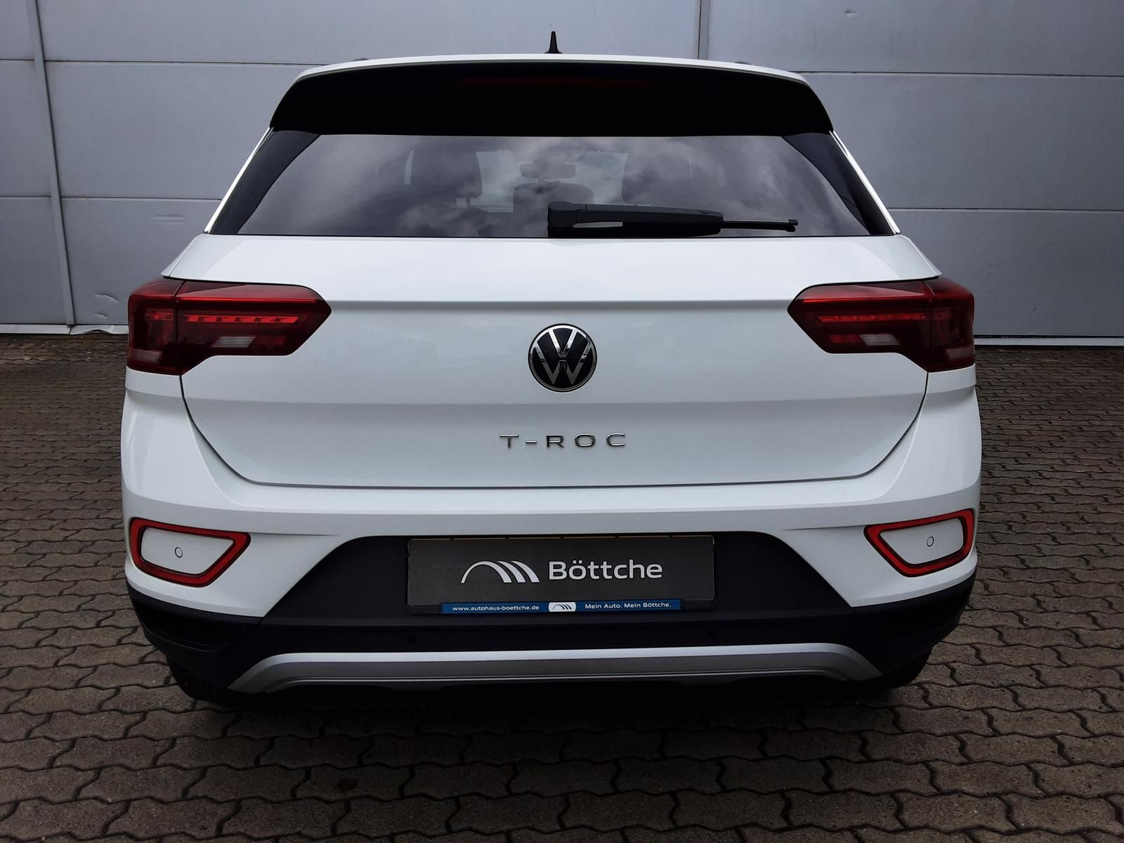 Volkswagen T-Roc Move 1.0 TSI - Samsaru's Car Outlet