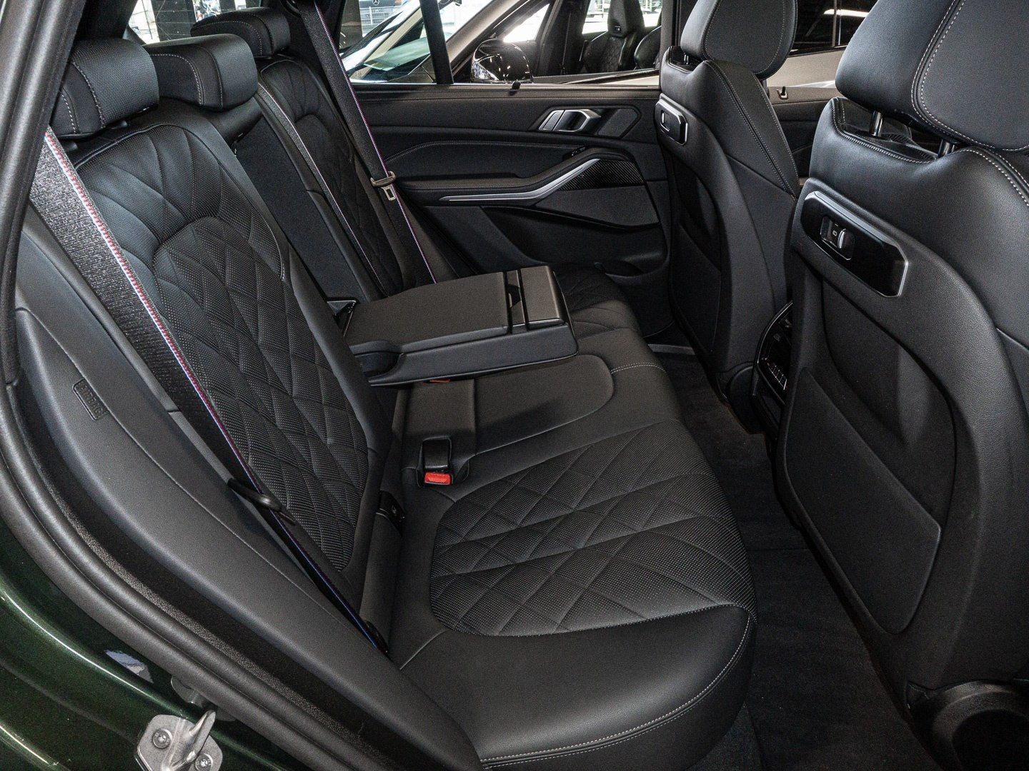 BMW X5 M60i xDrive INDIVIDUAL AHK PANO Sthzg Harman/