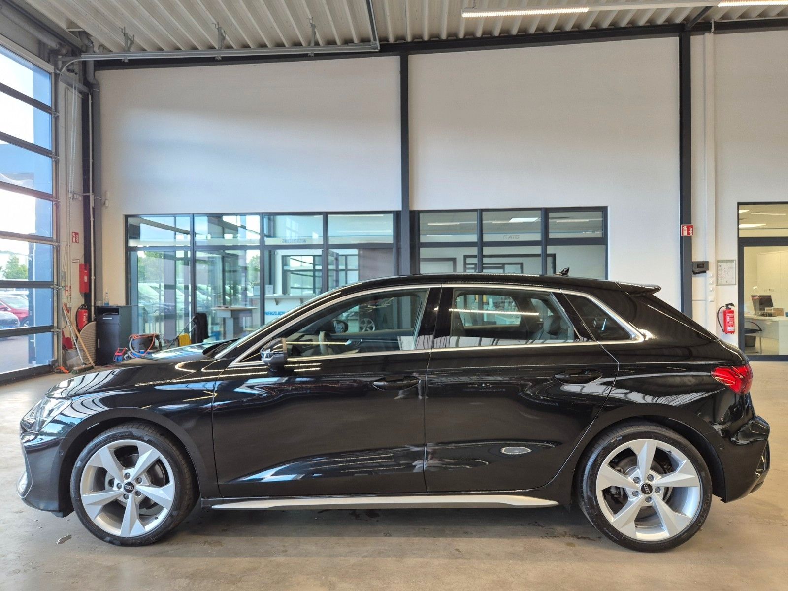 Audi A3 SPORTBACK 35 TDI S-LINE - Samsaru's Car Outlet