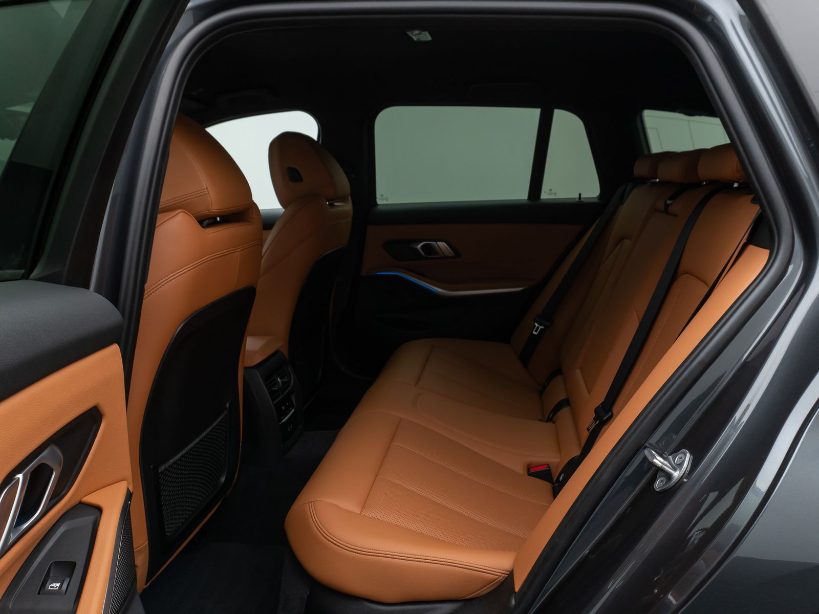 BMW 330e M Sport - Samsaru's Car Outlet