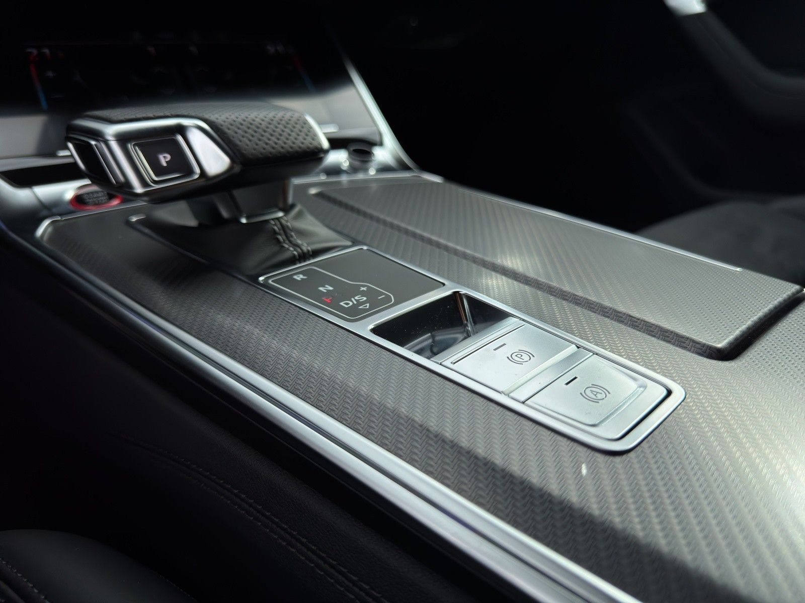 Audi RS 6 Avant 4.0 TFSI quattro LED/LEDER/HUD/AIR SU