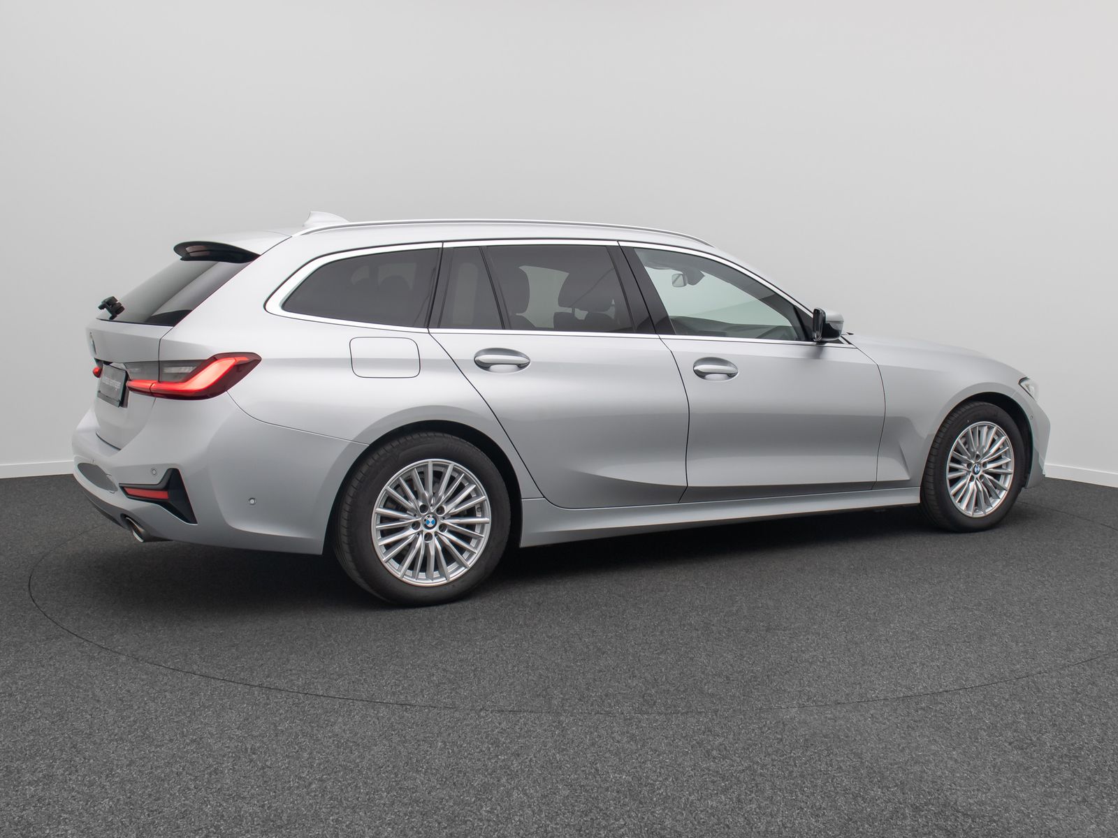 BMW 320d SportLine - Samsaru's Car Outlet