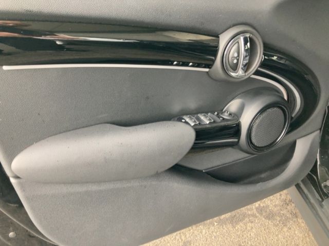 MINI Cooper PremiumPak - Samsaru's Car Outlet