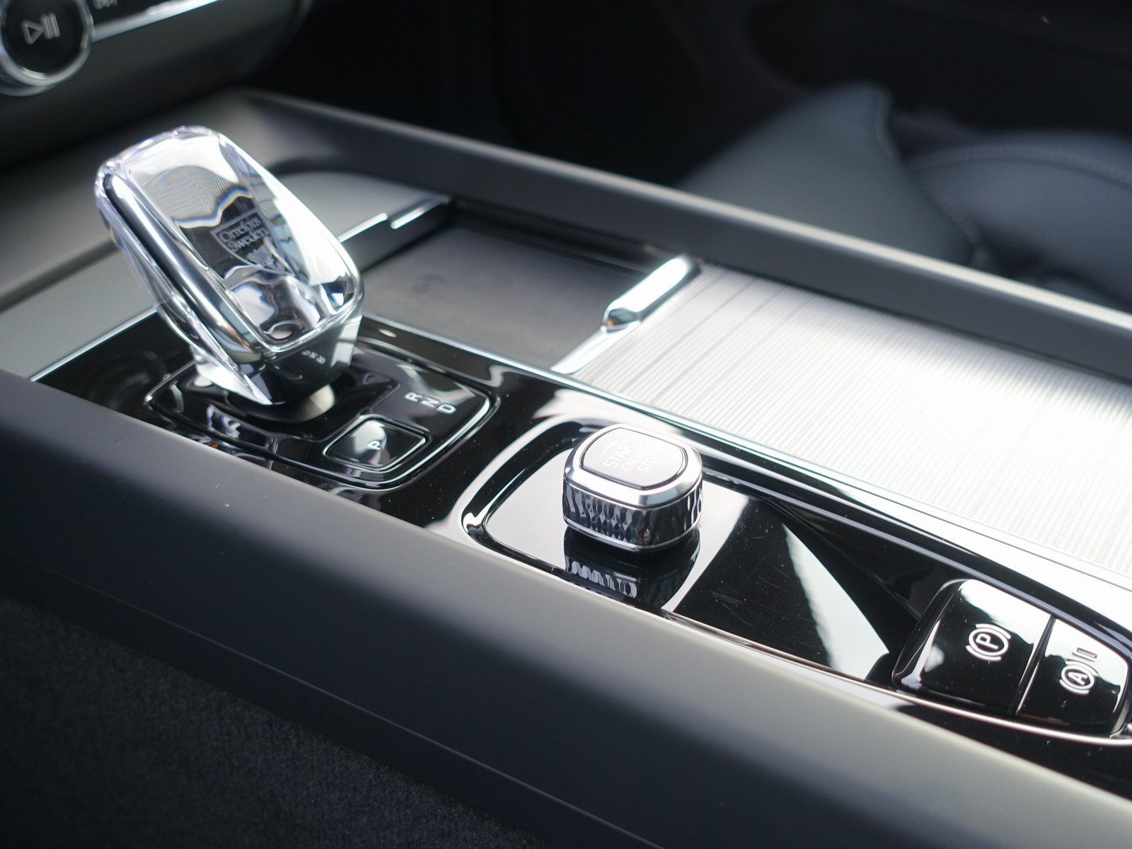 Volvo XC60 Black Edition Plus T6 AWD/360°/Pano/H&K/BLS